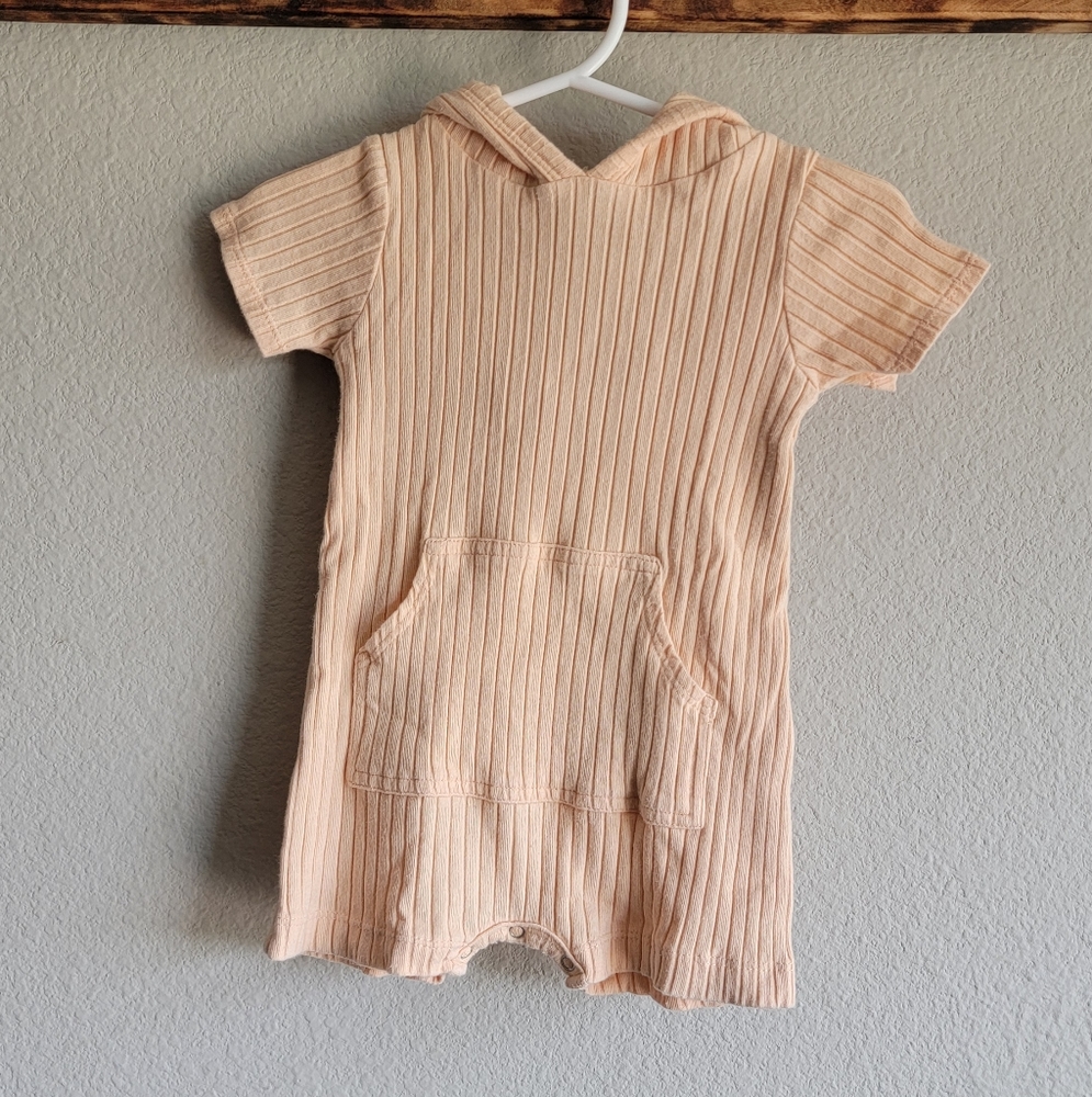 Kate Quinn Hooded Shortie
